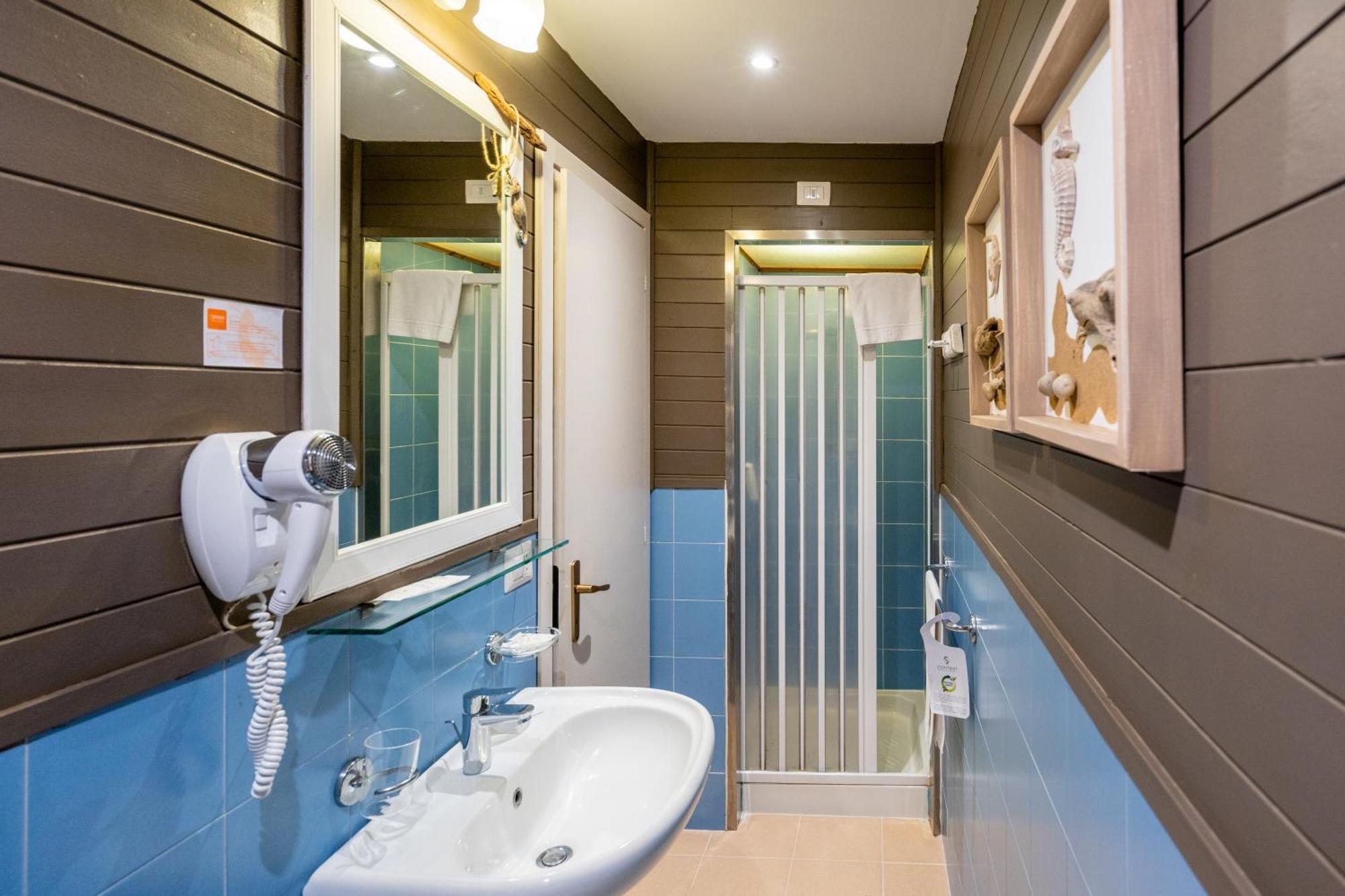 Comfort Triple Room