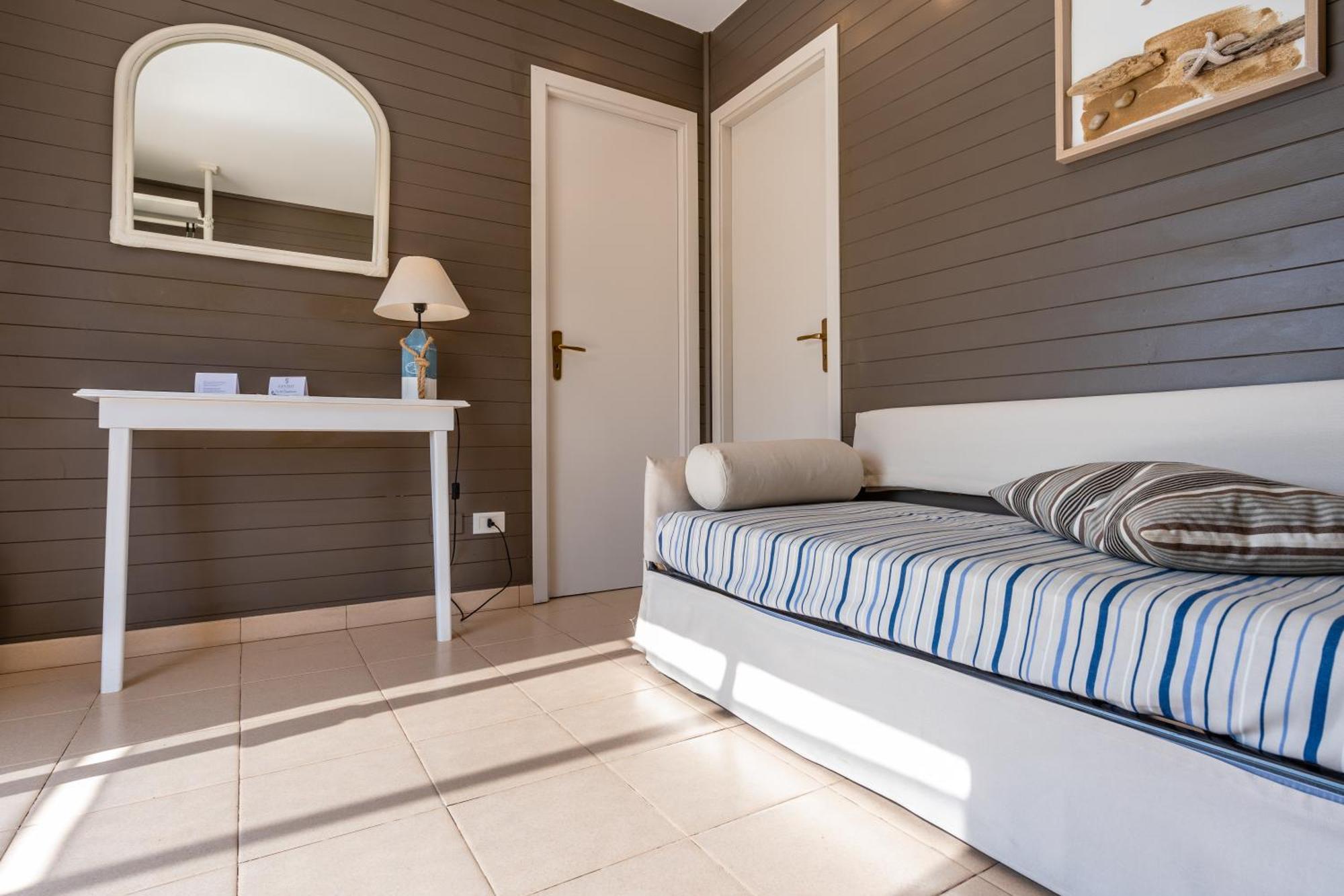 Comfort Triple Room